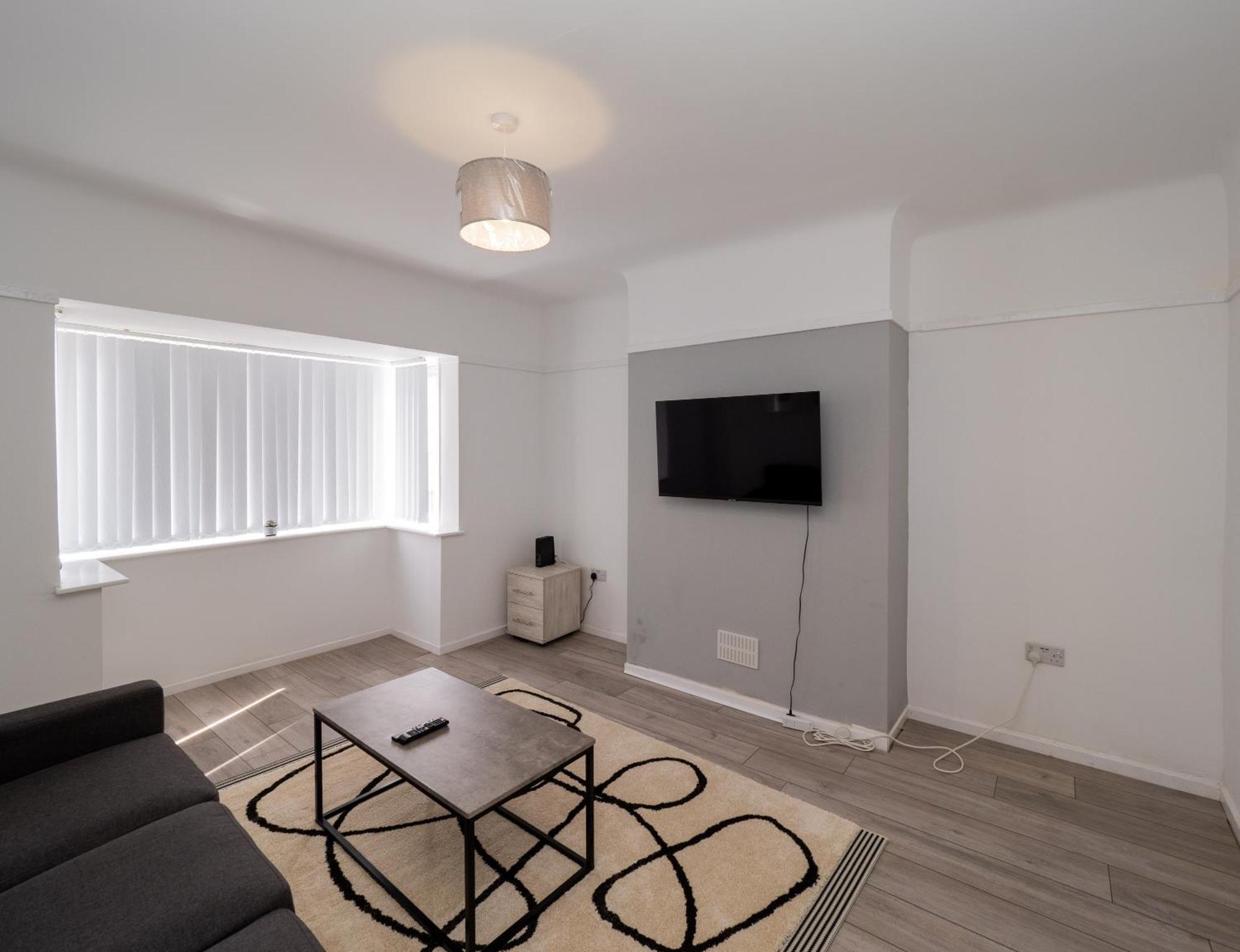 3Br Haven Retreat In Wallasey With Free Street Parking Exterior photo